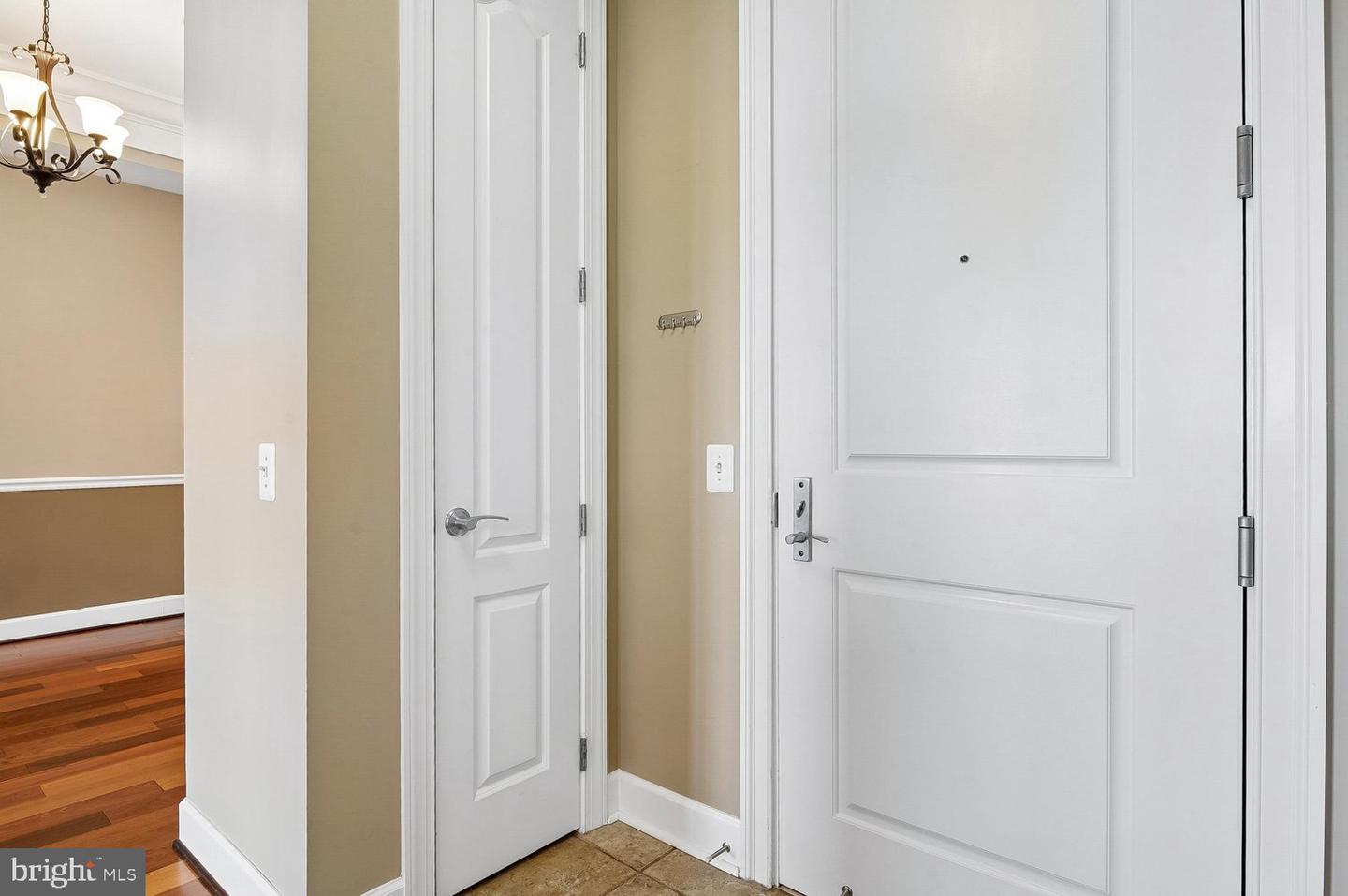 1915 Towne Centre Blvd #915 Property Photo 23