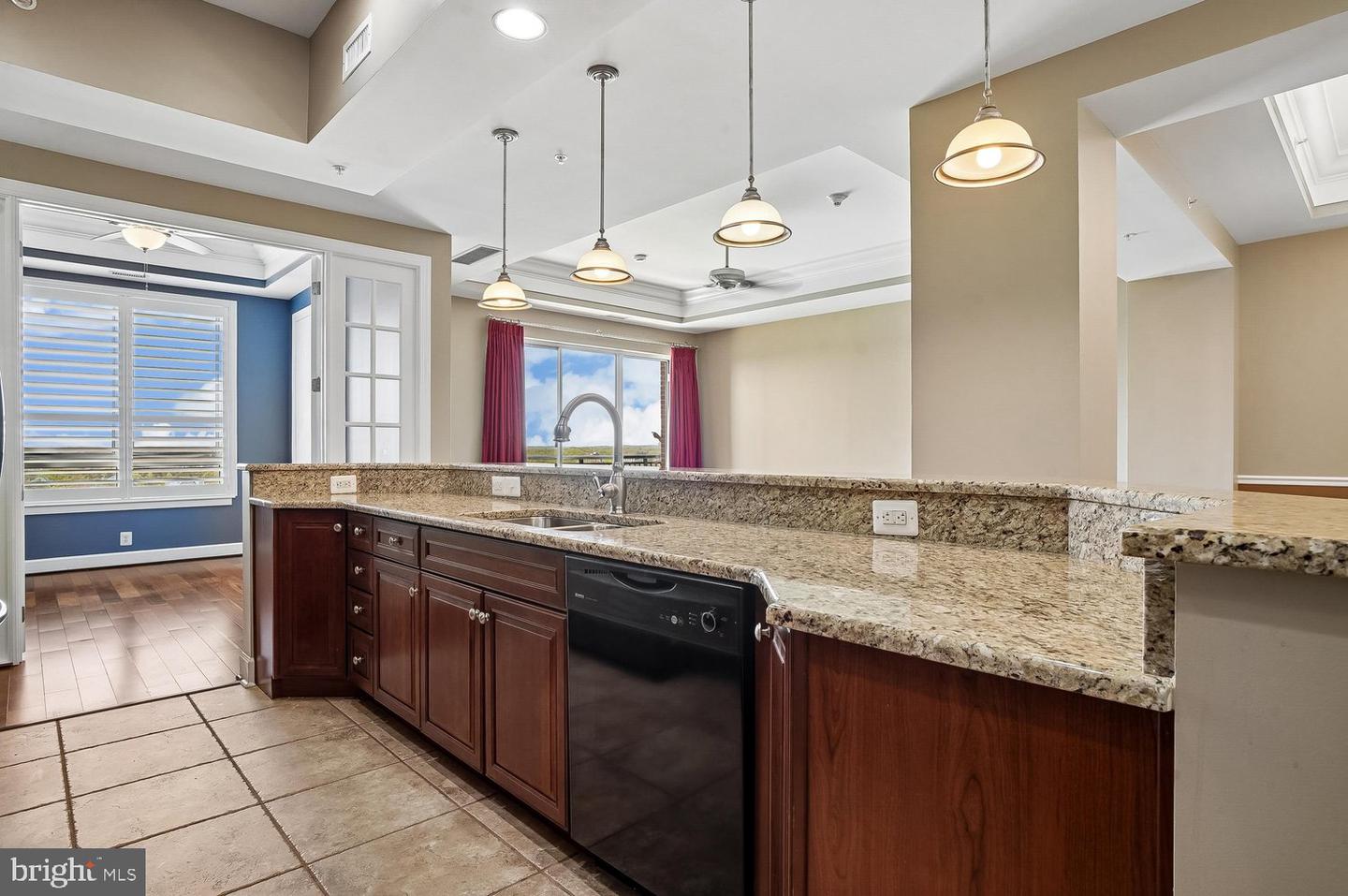 1915 Towne Centre Blvd #915 Property Photo 27
