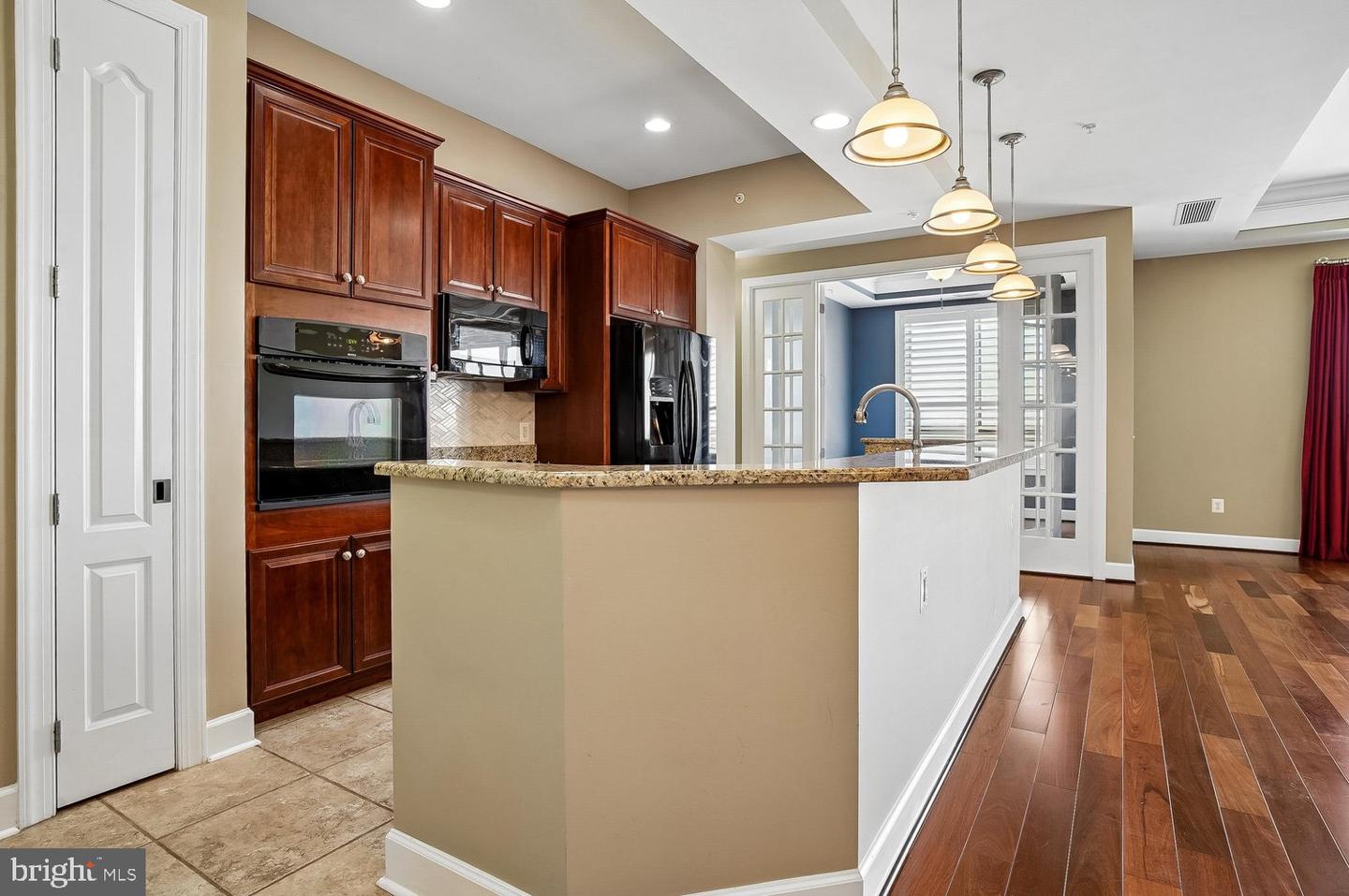 1915 Towne Centre Blvd #915 Property Photo 28