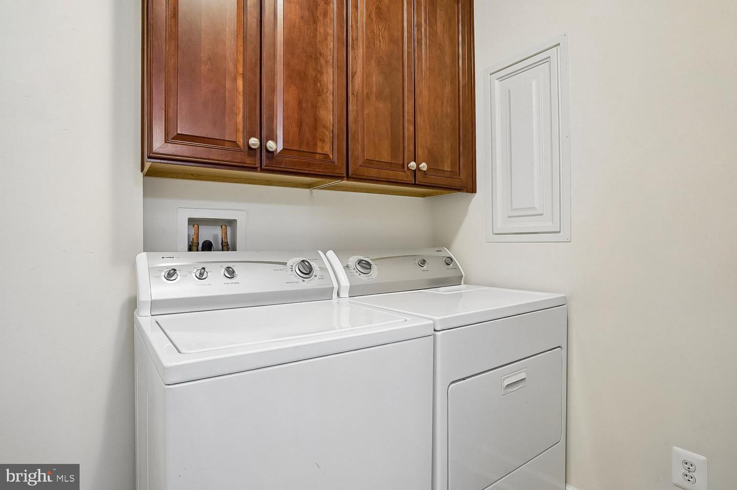 1915 Towne Centre Blvd #915 Property Photo 29