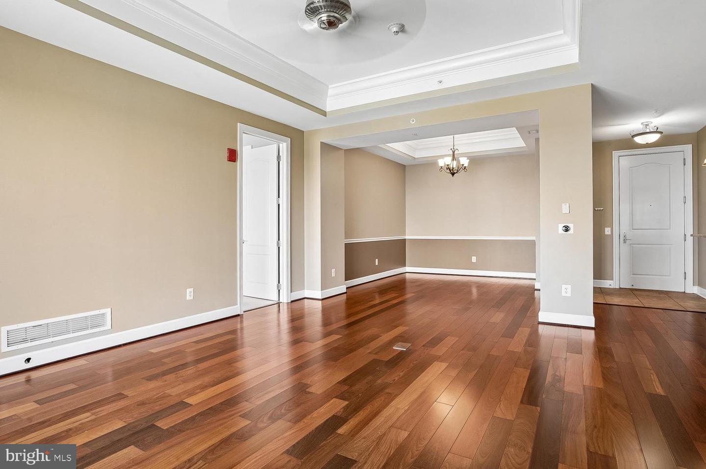 1915 Towne Centre Blvd #915 Property Photo 32