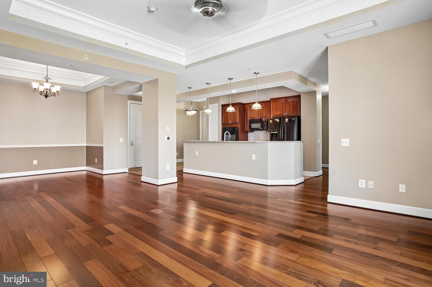 1915 Towne Centre Blvd #915 Property Photo 33