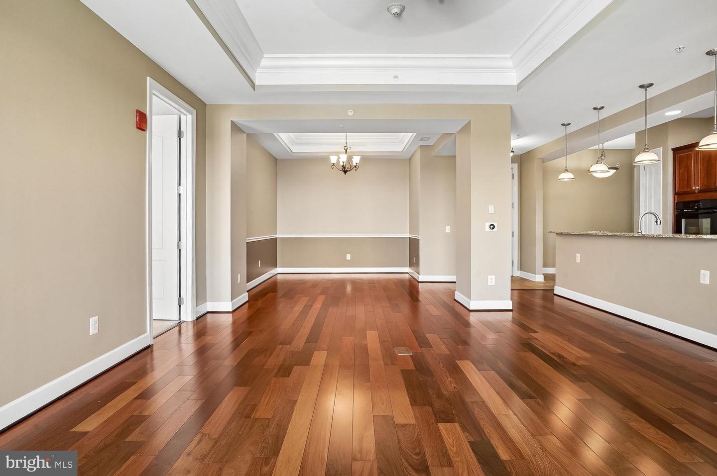 1915 Towne Centre Blvd #915 Property Photo 34