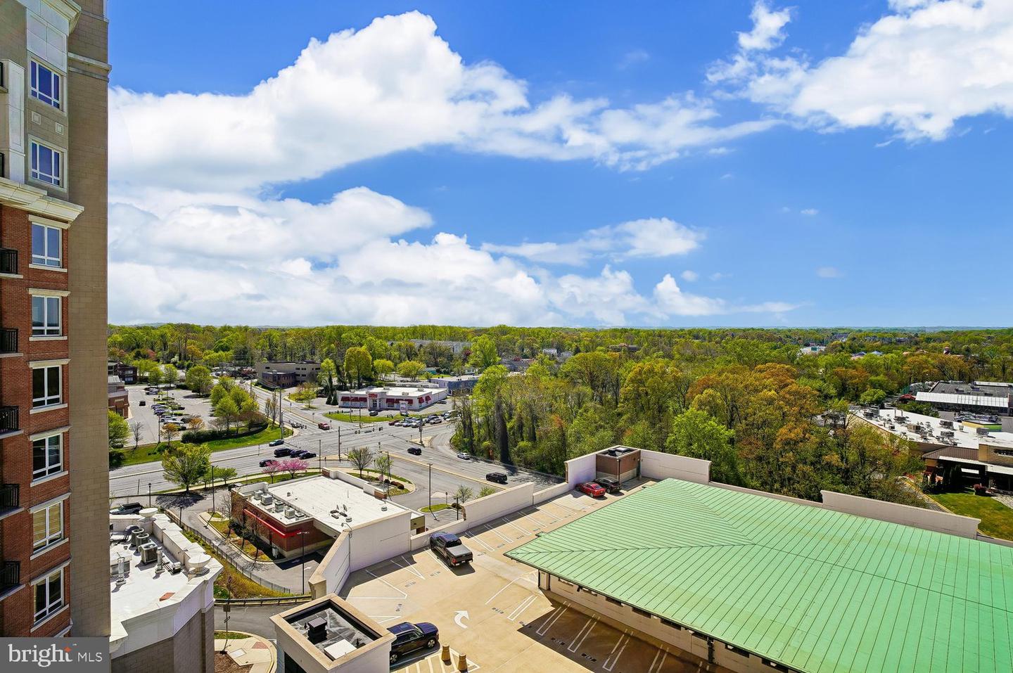 1915 Towne Centre Blvd #915 Property Photo 35