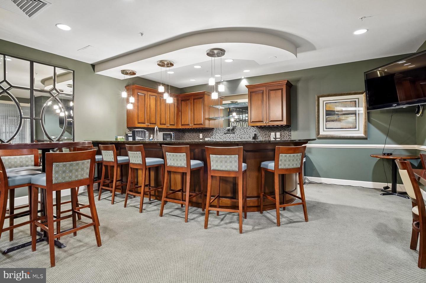 1915 Towne Centre Blvd #915 Property Photo 37