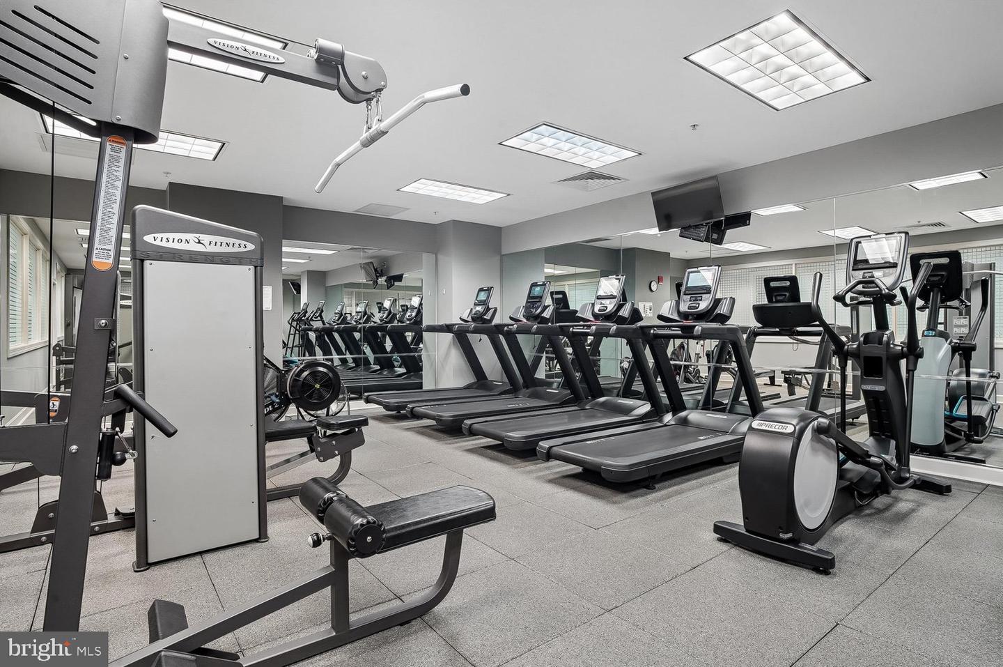 1915 Towne Centre Blvd #915 Property Photo 42
