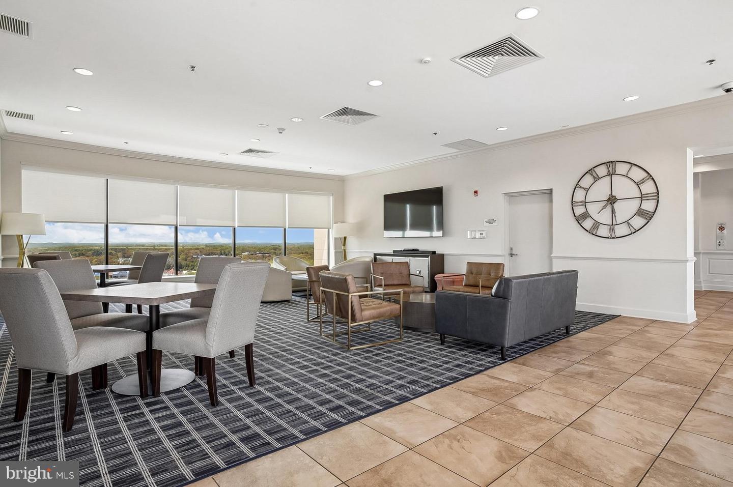 1915 Towne Centre Blvd #915 Property Photo 48