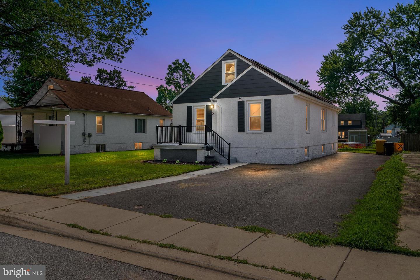 5 Hampton Rd Property Photo 2