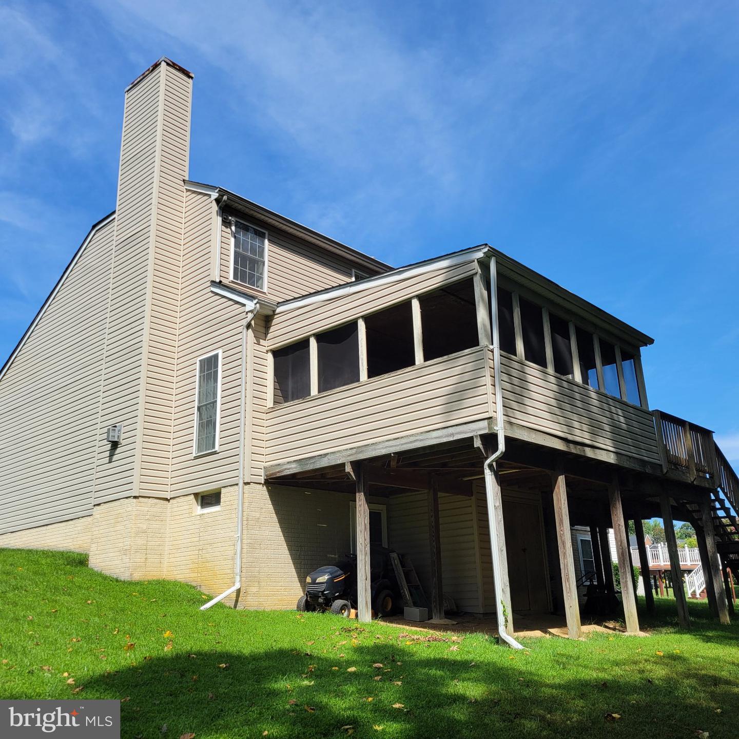 811 Lamoka Dr Property Photo 4