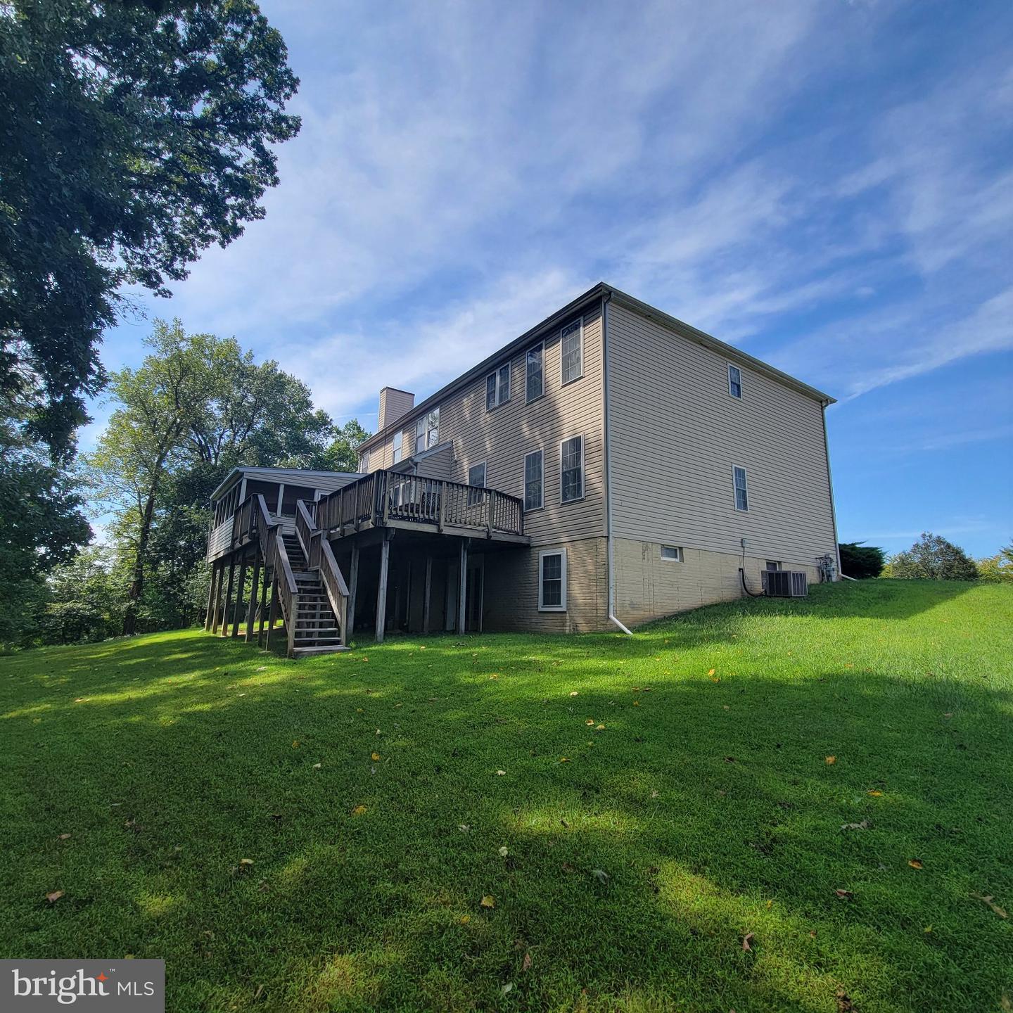 811 Lamoka Dr Property Photo 5