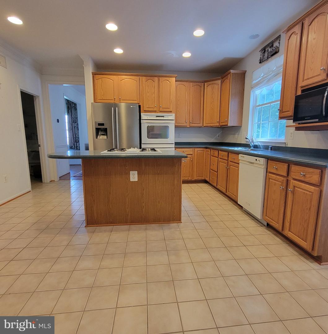 811 Lamoka Dr Property Photo 12