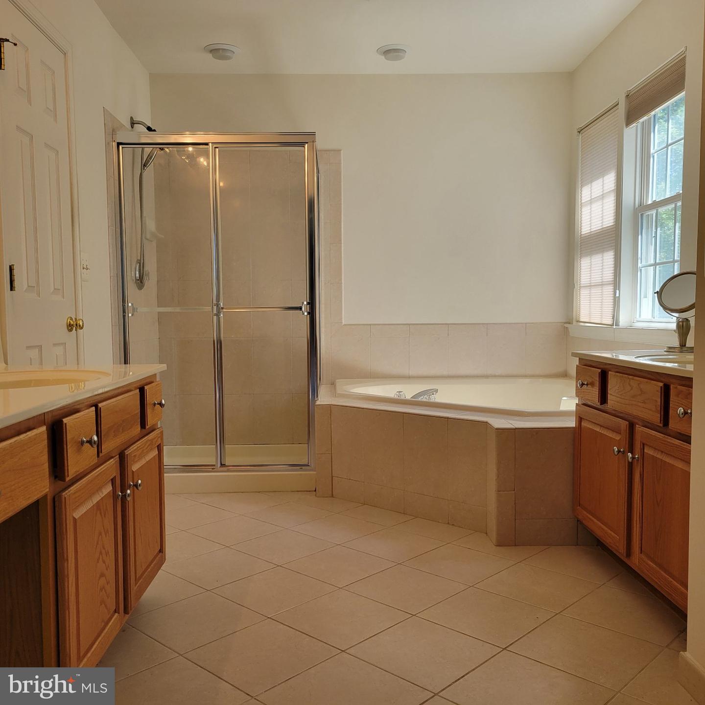 811 Lamoka Dr Property Photo 33