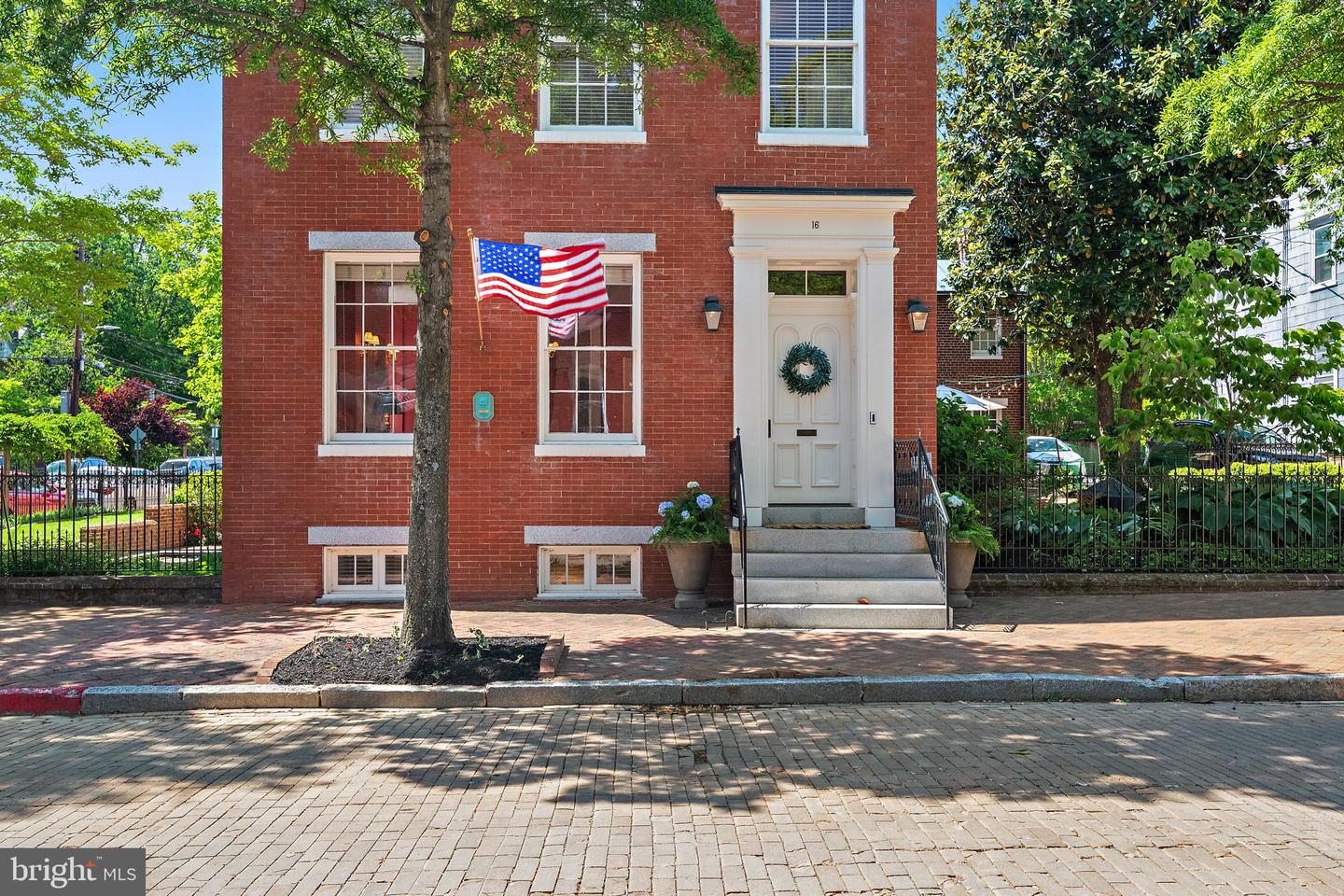 16 Maryland Ave Property Photo 2