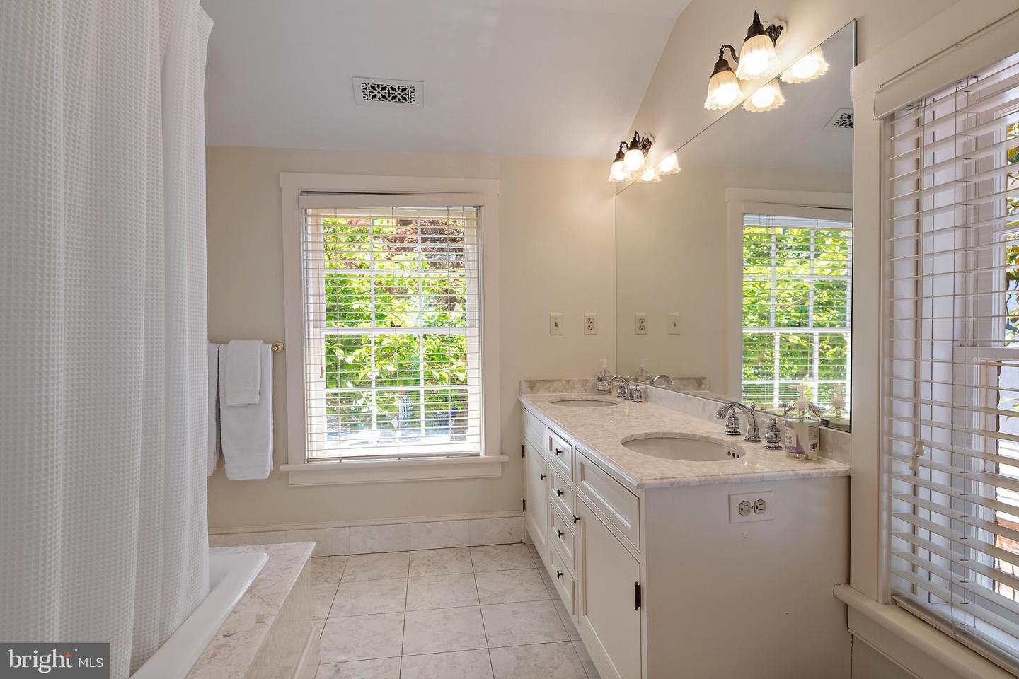 16 Maryland Ave Property Photo 35