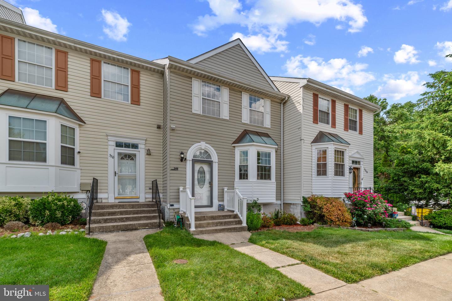 348 LINDERA CT