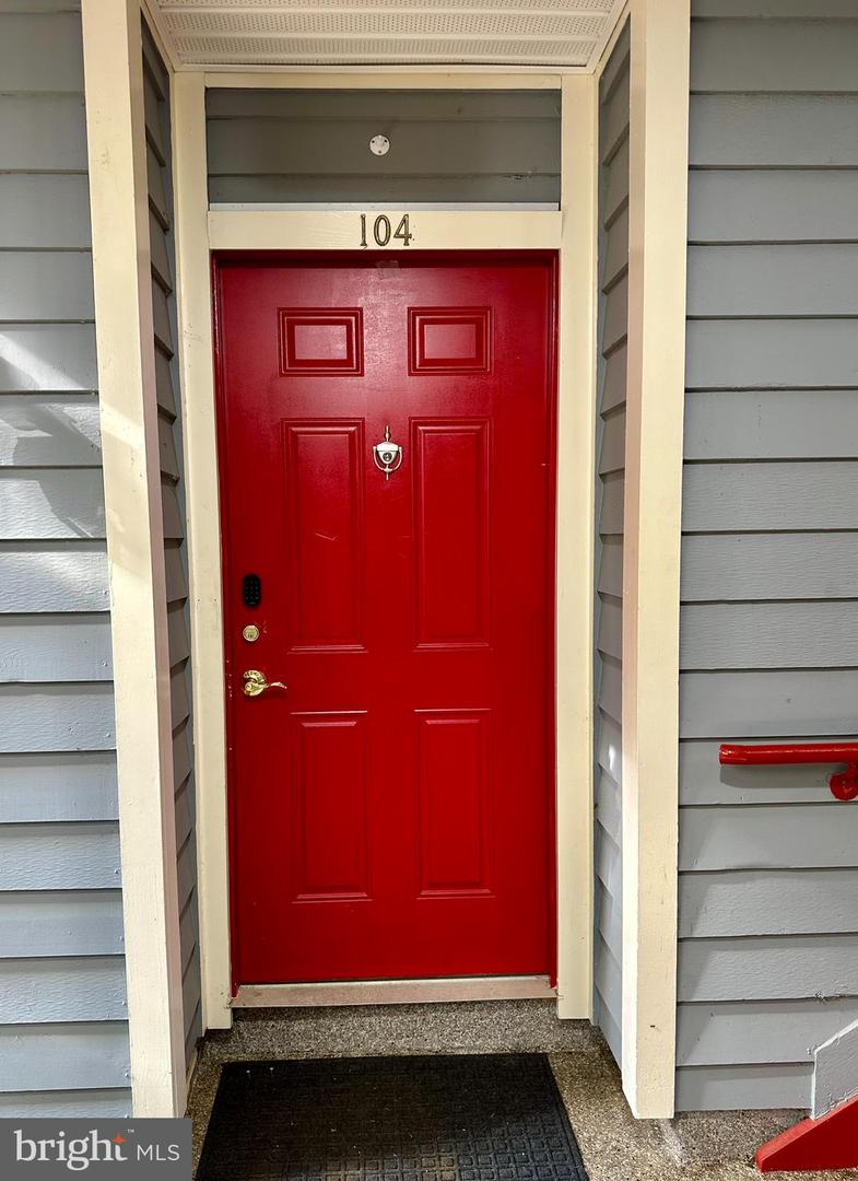 2700 SUMMERVIEW WAY #6104 Property Photo 1