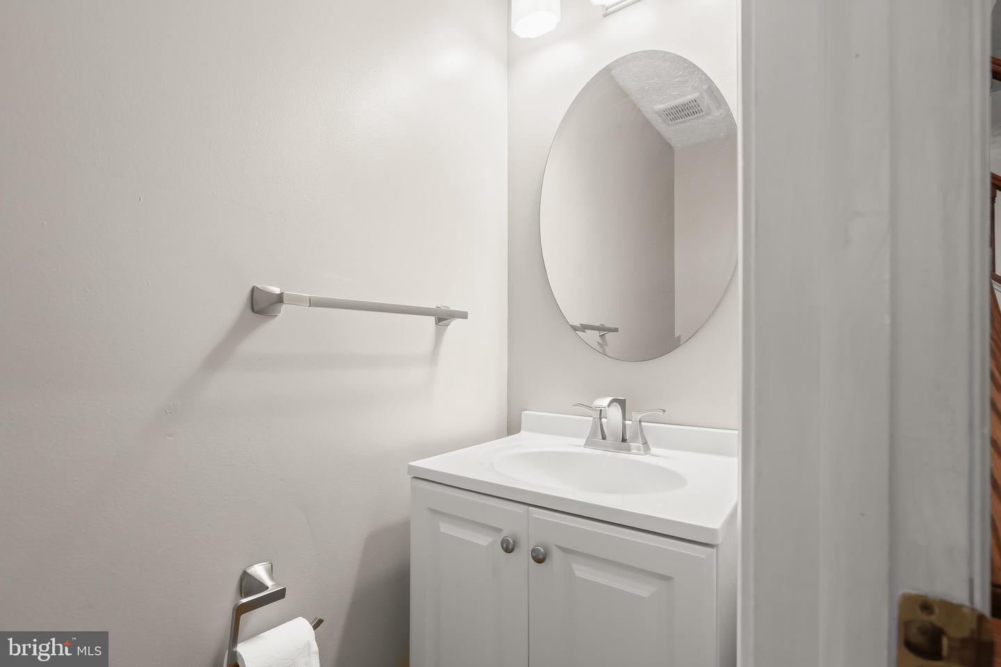 1210 Swanhill Ct Property Photo 15