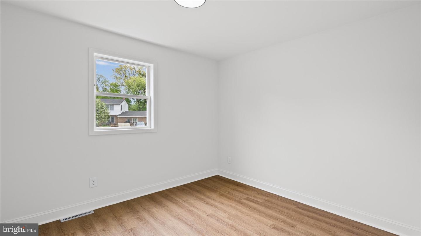 7956 Oakwood Rd Property Photo 25