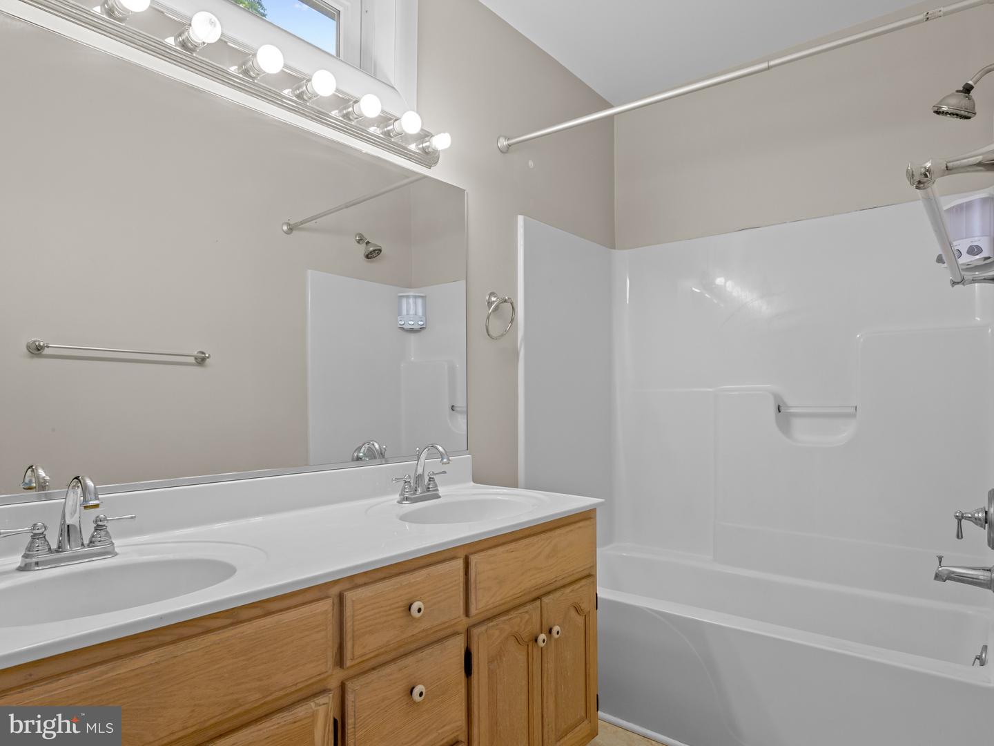 1413 Central Ave E Property Photo 22