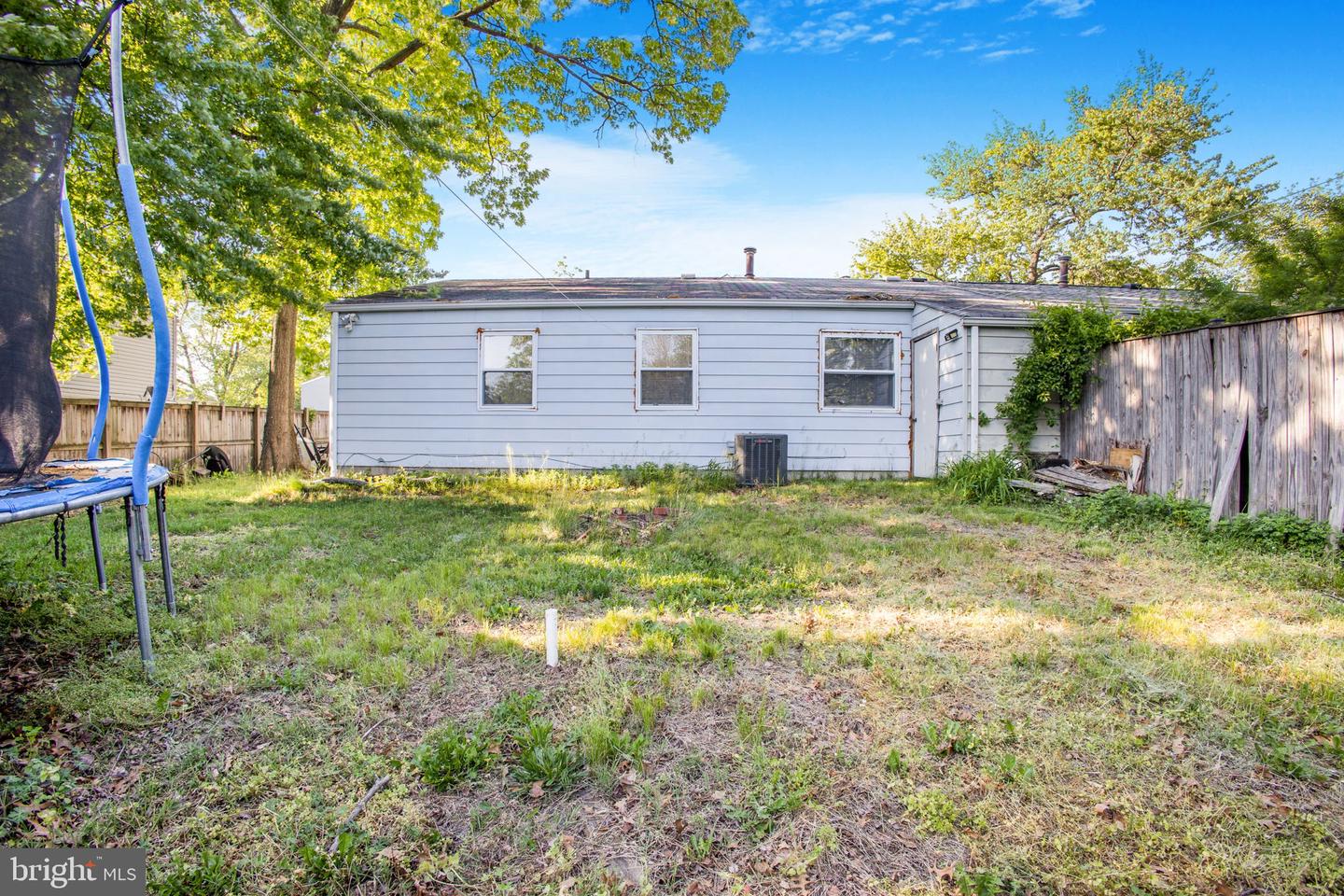 1073 Kings Rd Property Photo 10