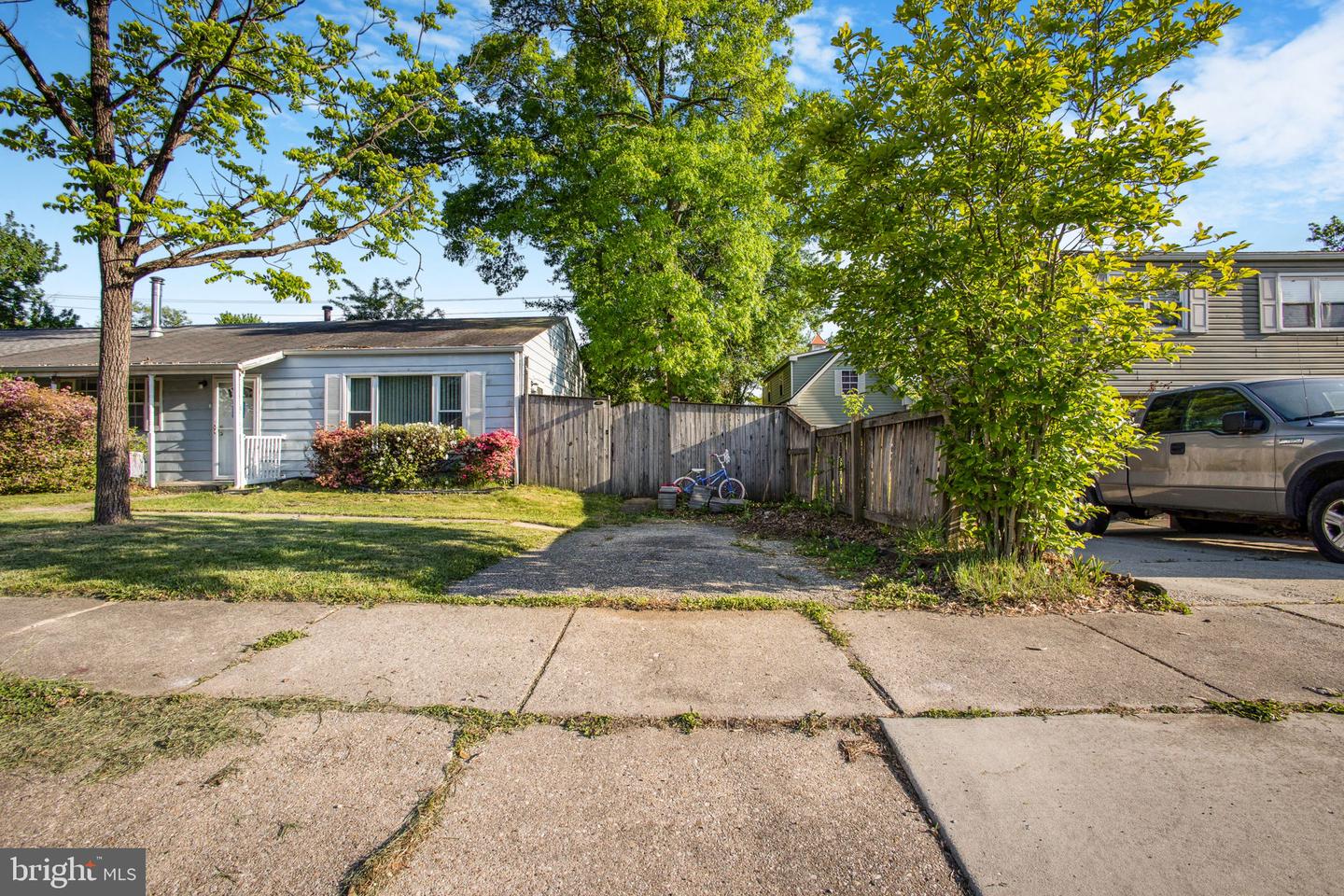 1073 Kings Rd Property Photo 13