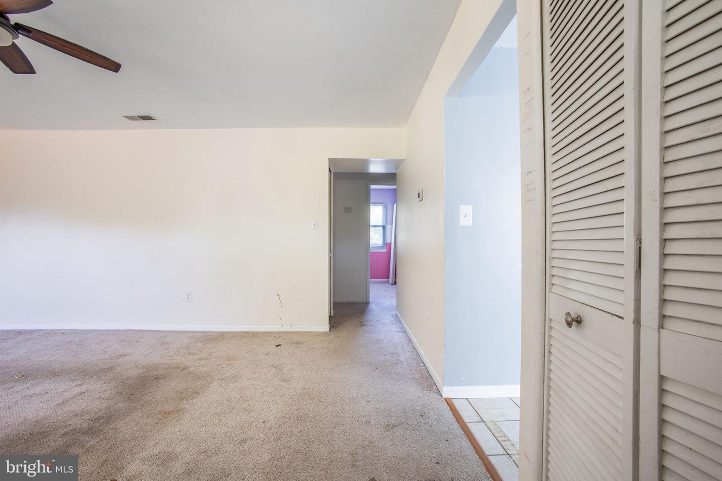 1073 Kings Rd Property Photo 33