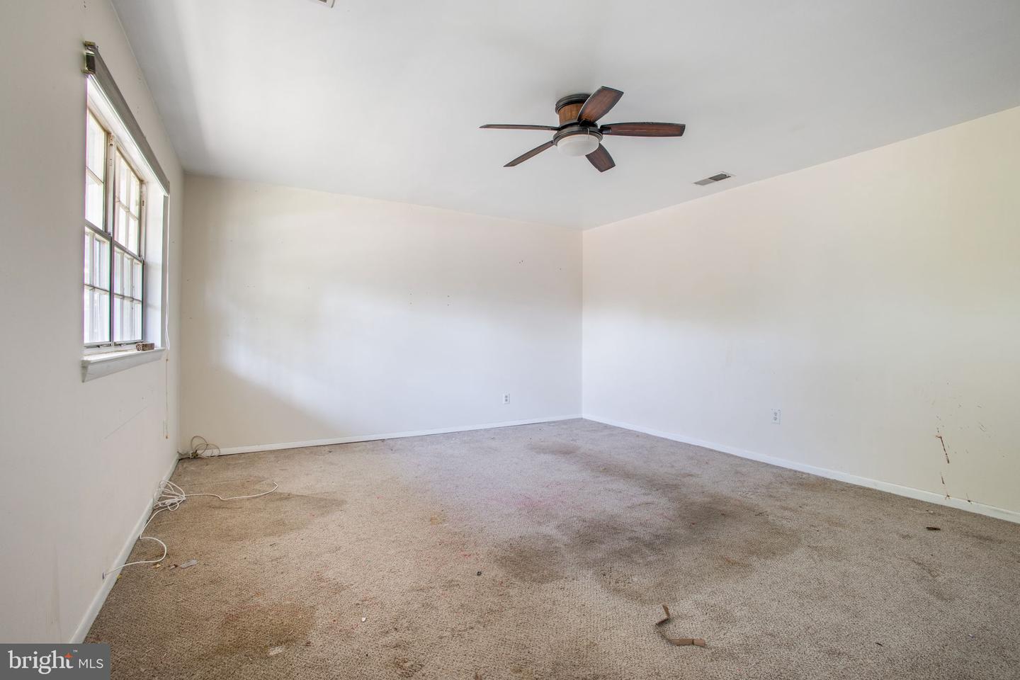 1073 Kings Rd Property Photo 34