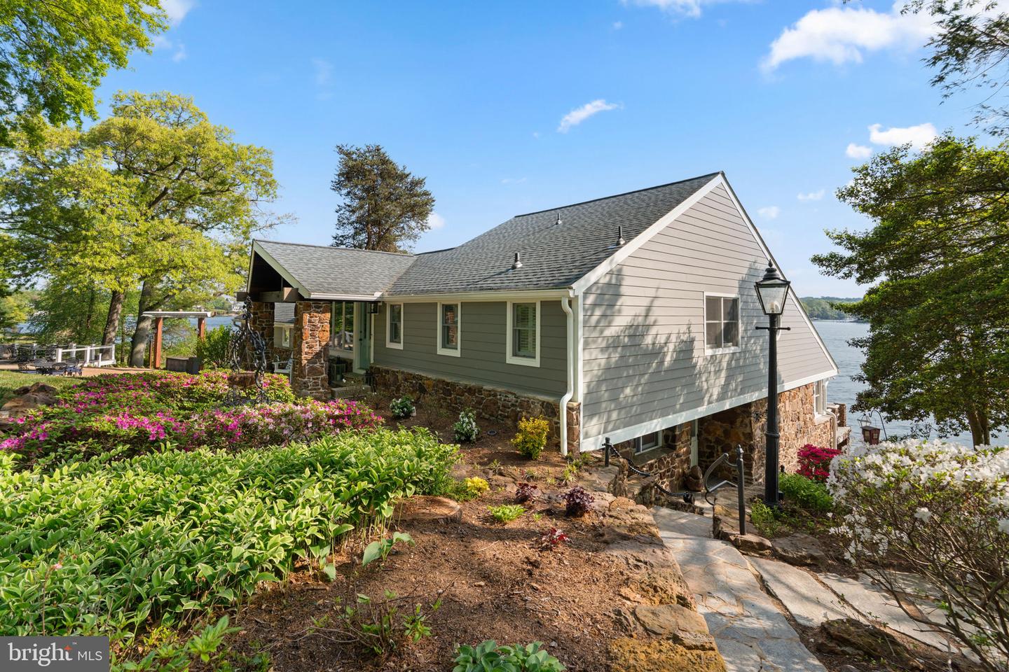 674 Hendler Rd Property Photo 2