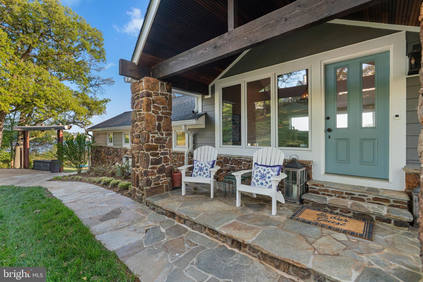 674 Hendler Rd Property Photo 4