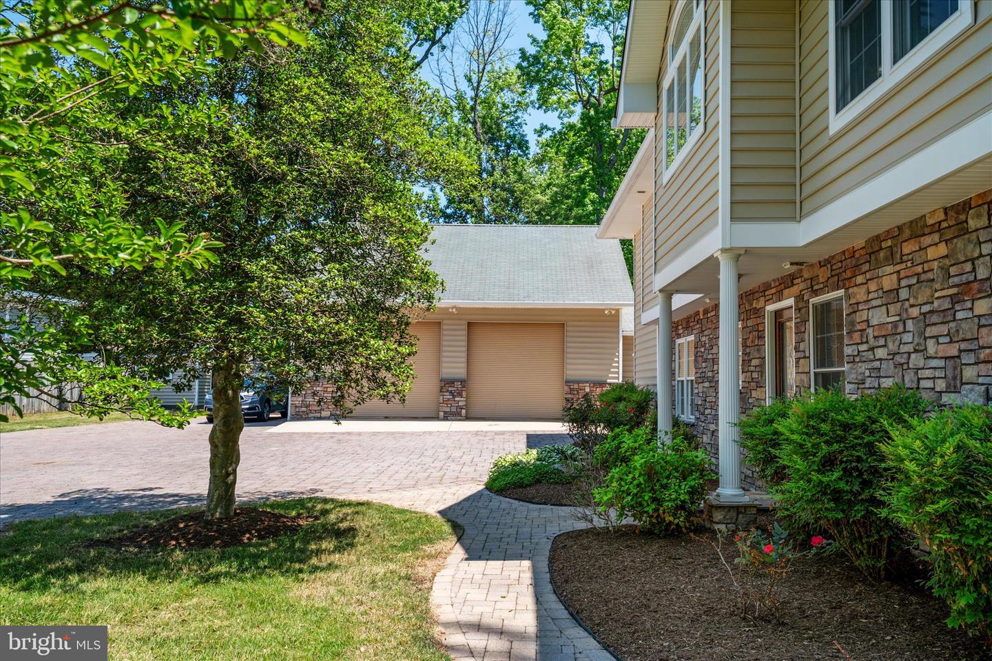 401 Beach Dr Property Photo 49