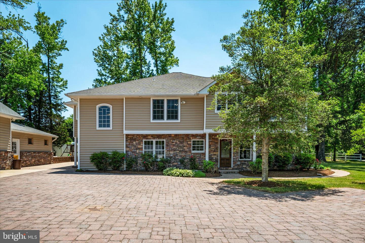 401 Beach Dr Property Photo 54
