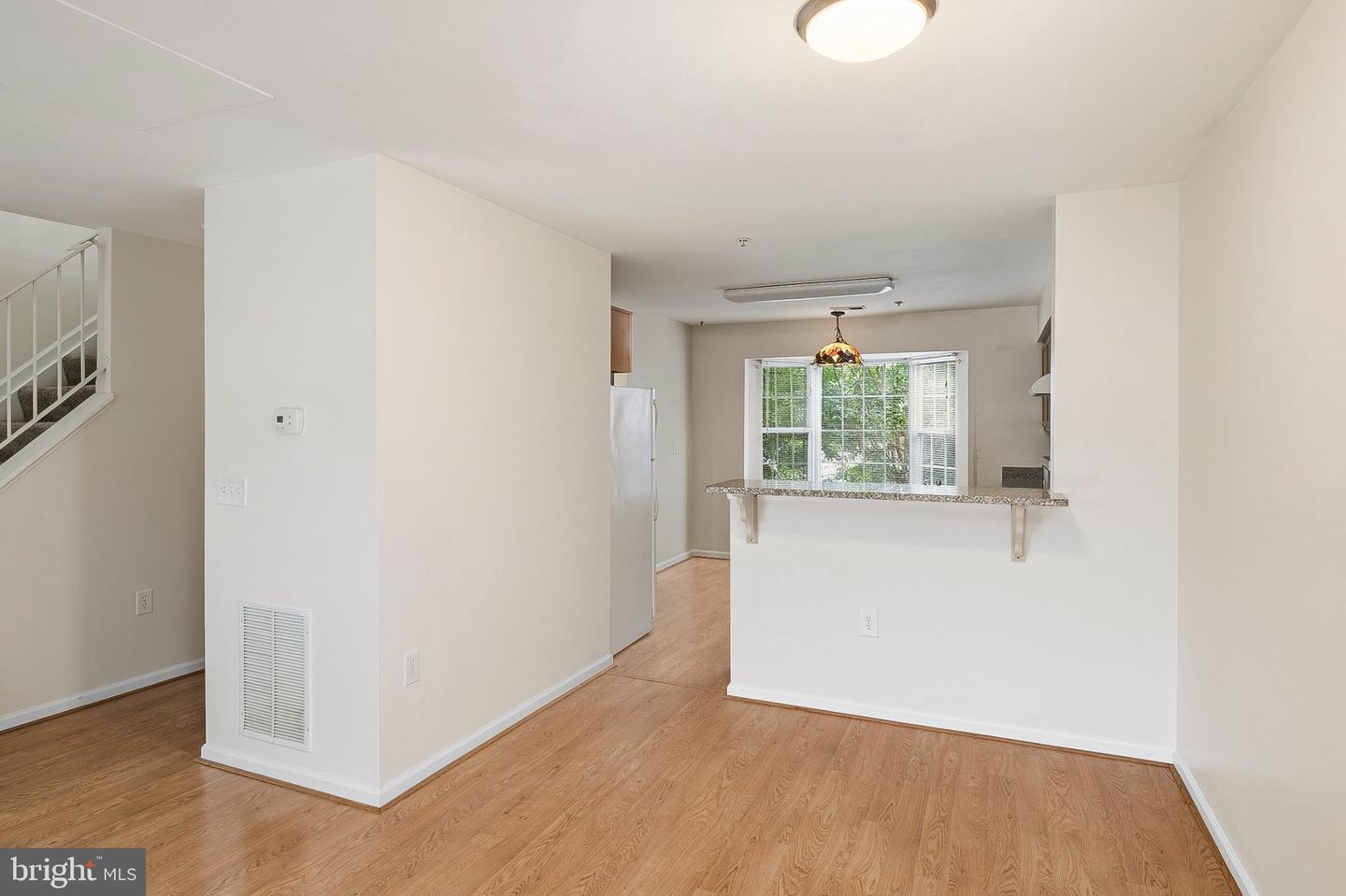 1125 Simsbury Ct Property Photo 6
