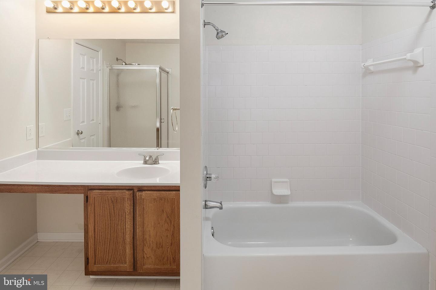 1125 Simsbury Ct Property Photo 11
