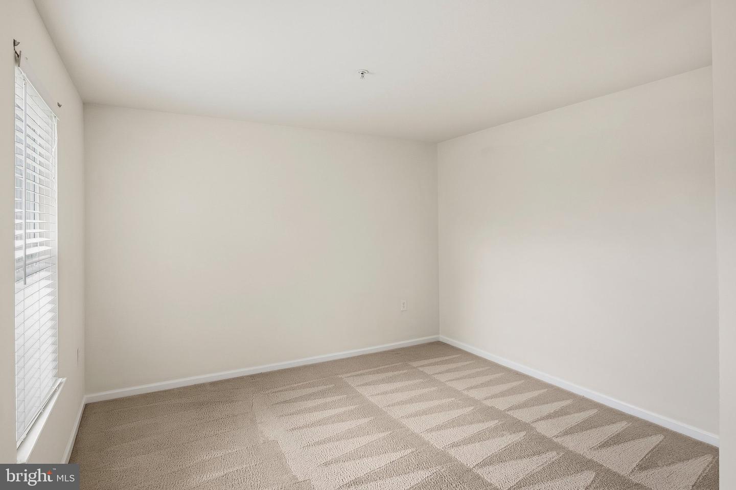 1125 Simsbury Ct Property Photo 12