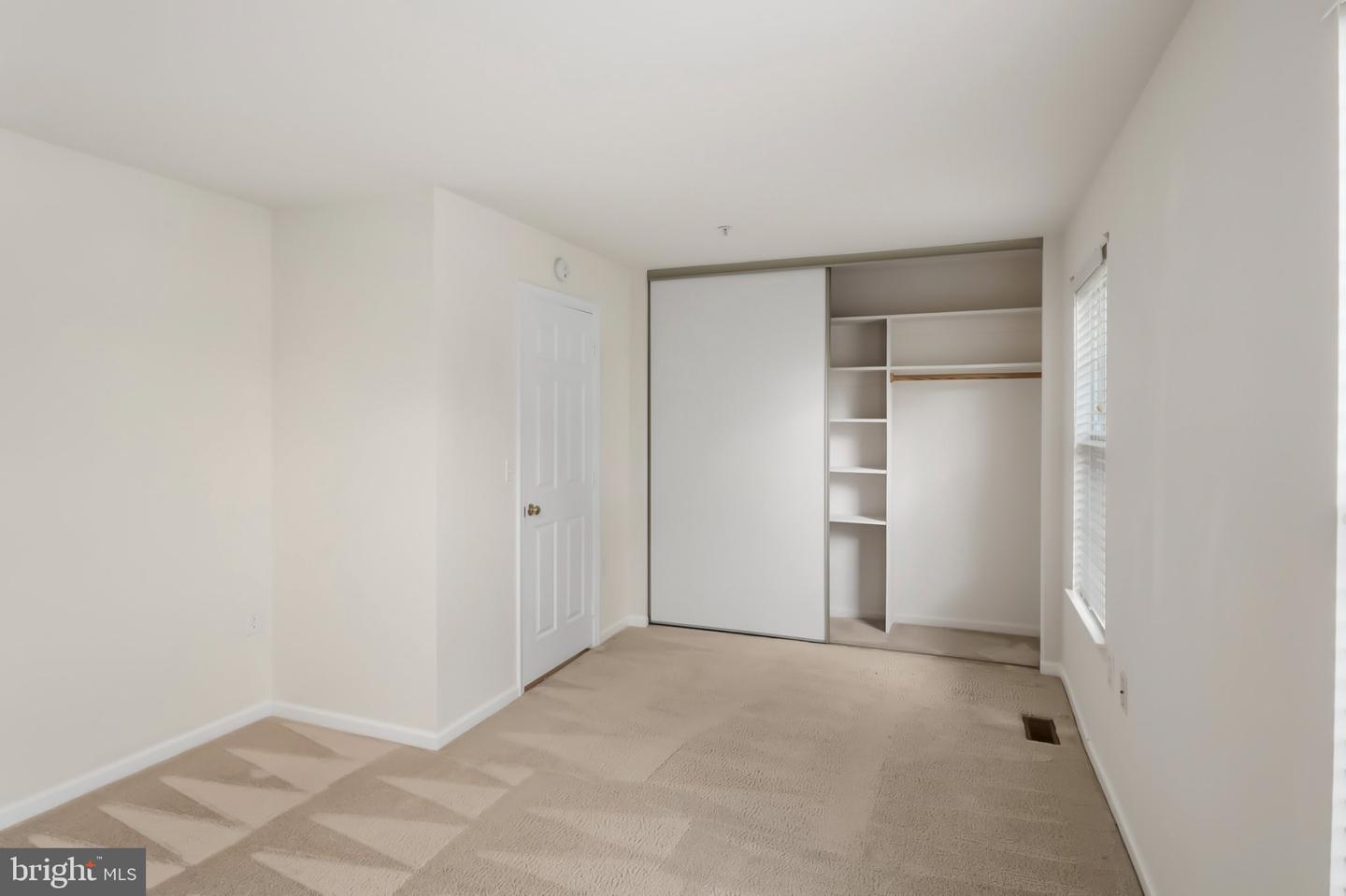 1125 Simsbury Ct Property Photo 14