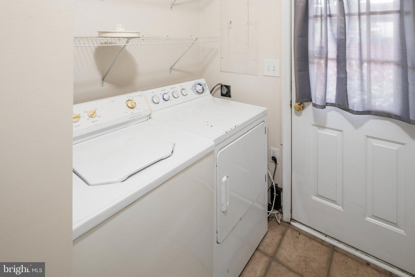 1125 Simsbury Ct Property Photo 15