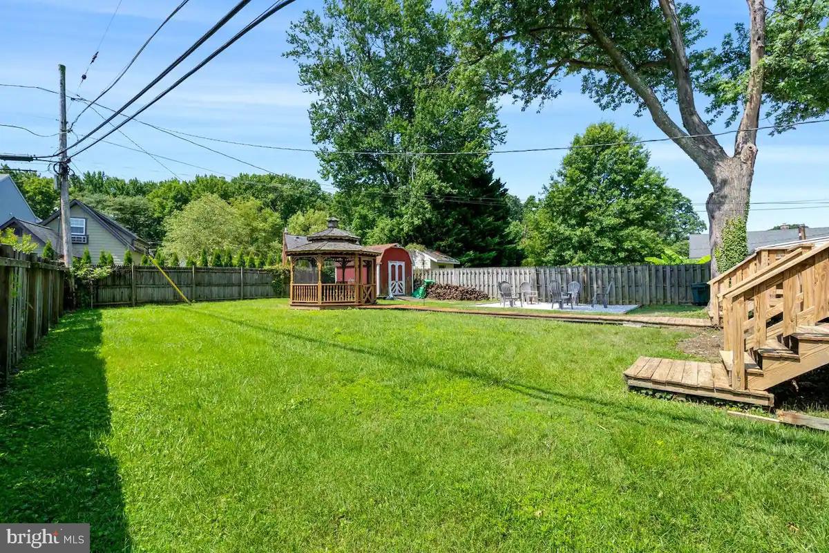 301 Beverley Pl Property Photo 4
