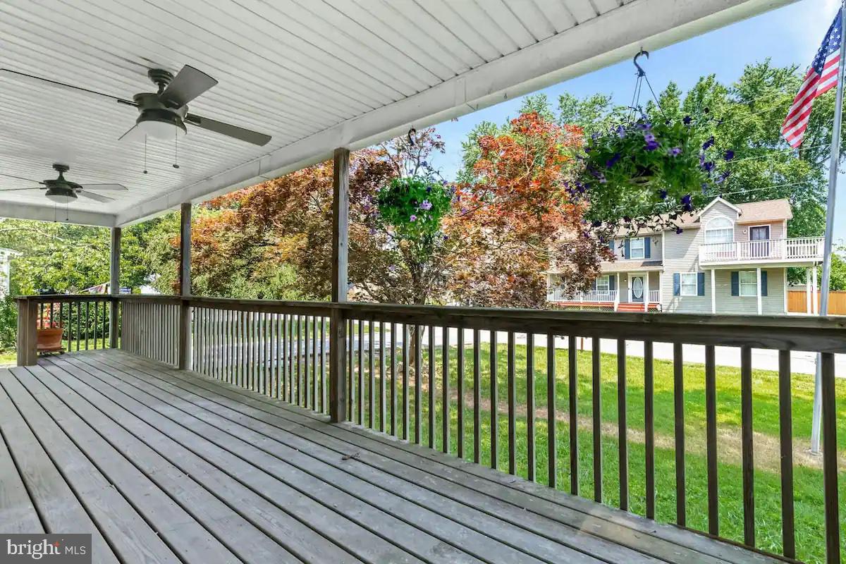 301 Beverley Pl Property Photo 32