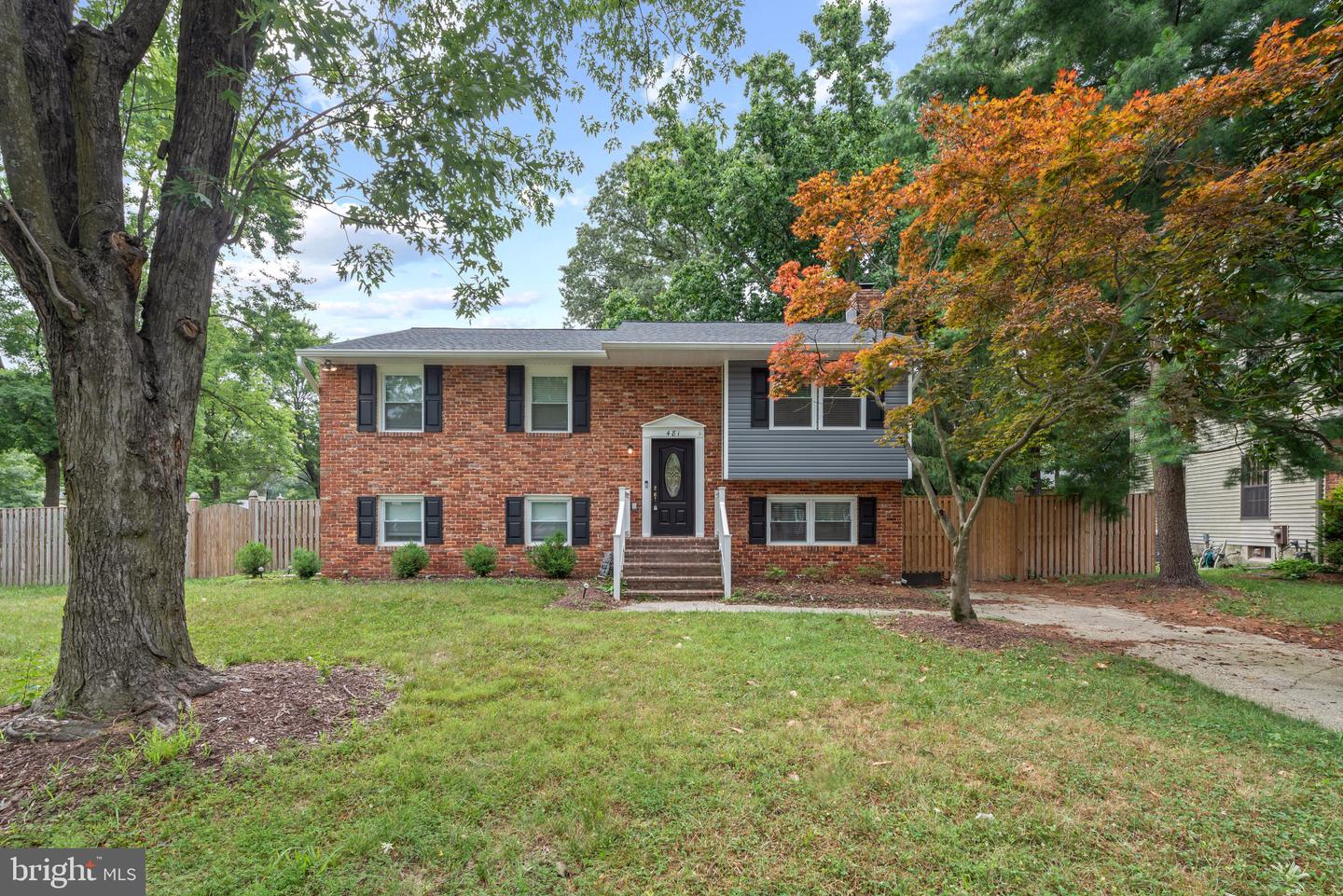 481 Eastwood Ct Property Photo 1