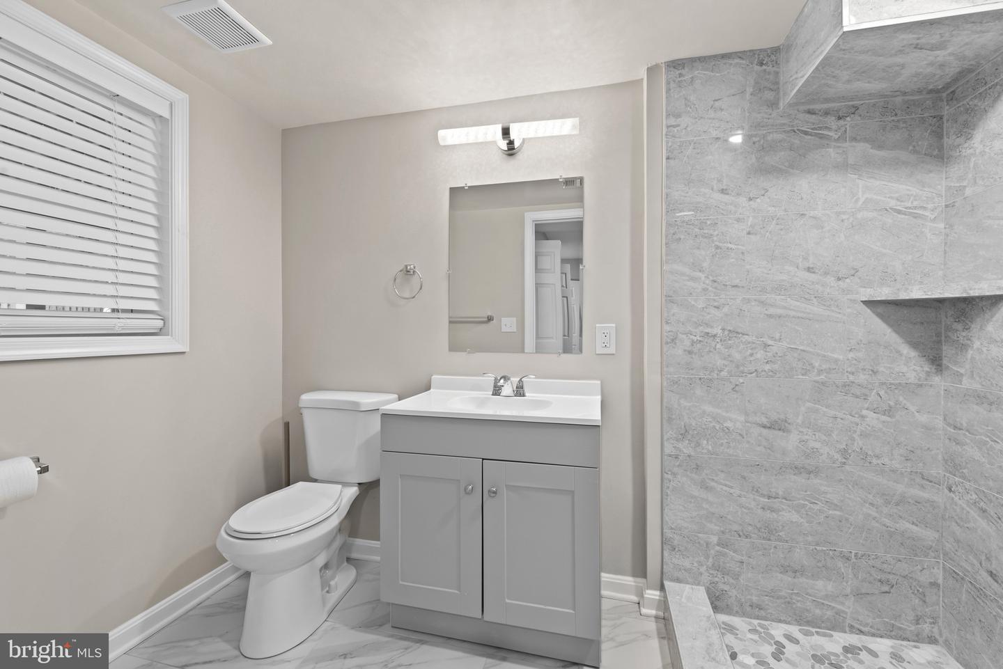 481 Eastwood Ct Property Photo 24