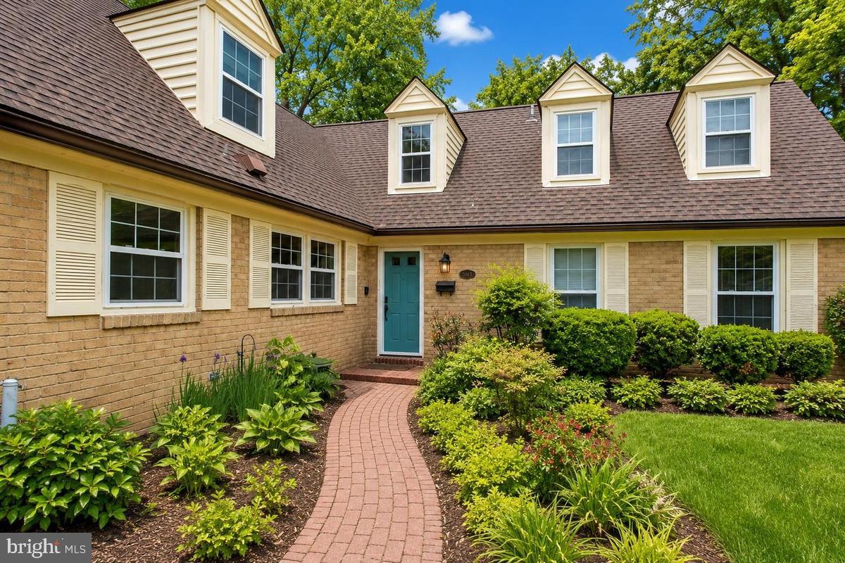 1524 Elwyn Ave Property Photo 2
