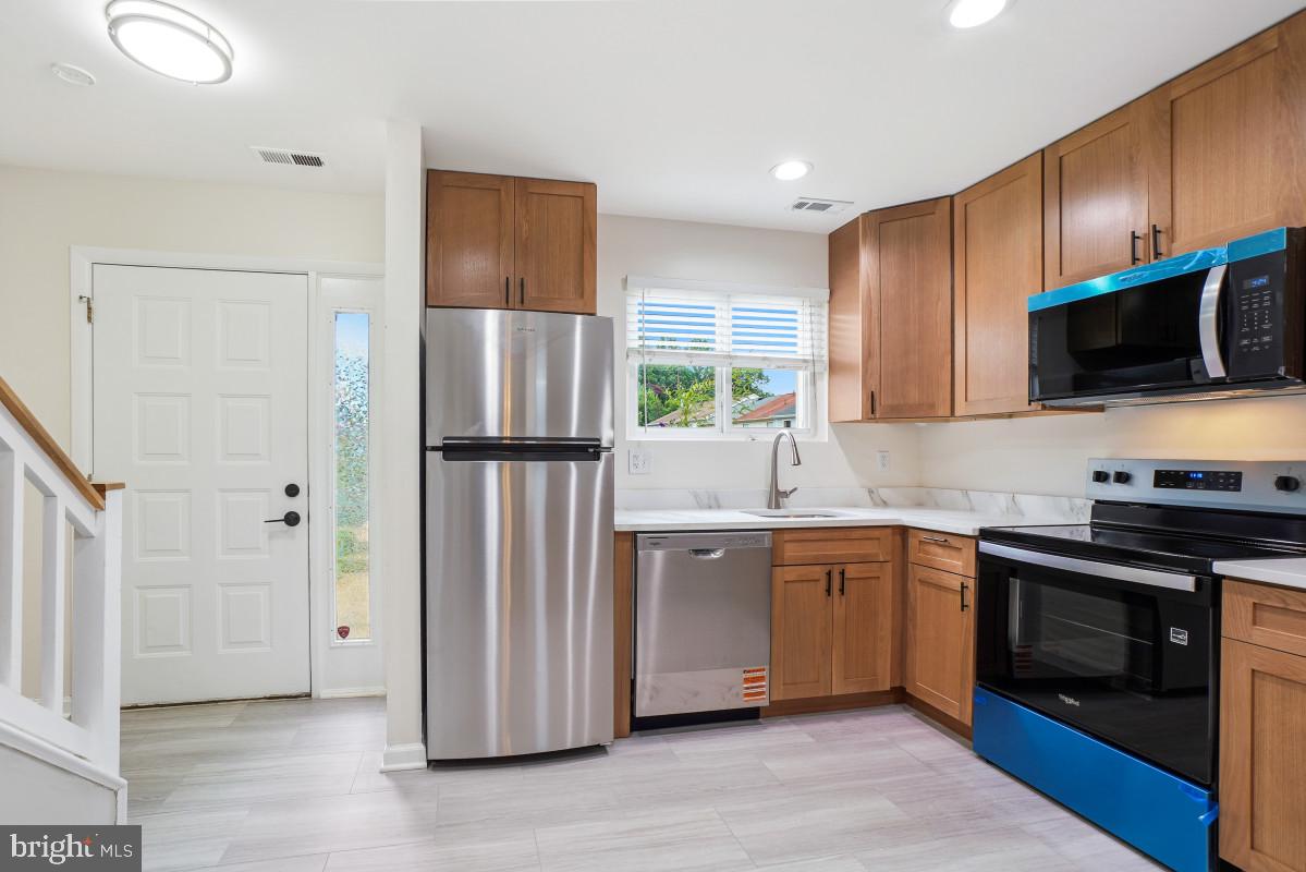 360 Carronade Way Property Photo 5