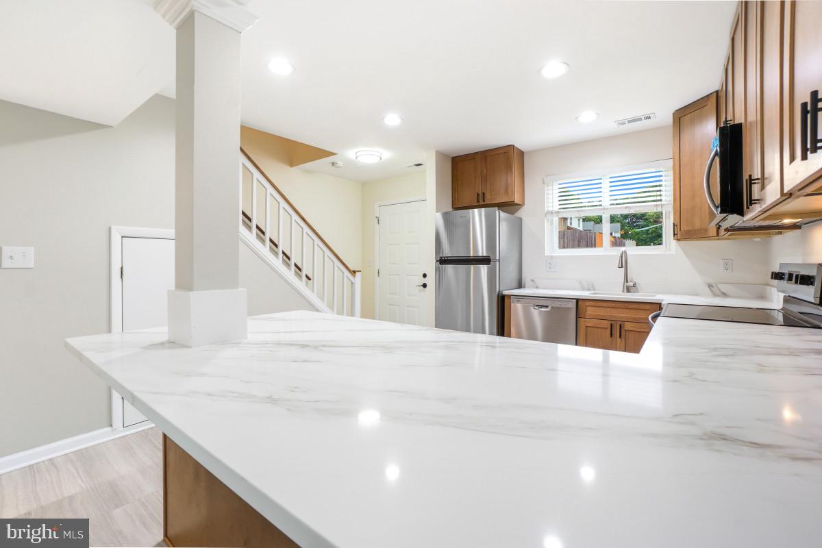 360 Carronade Way Property Photo 13