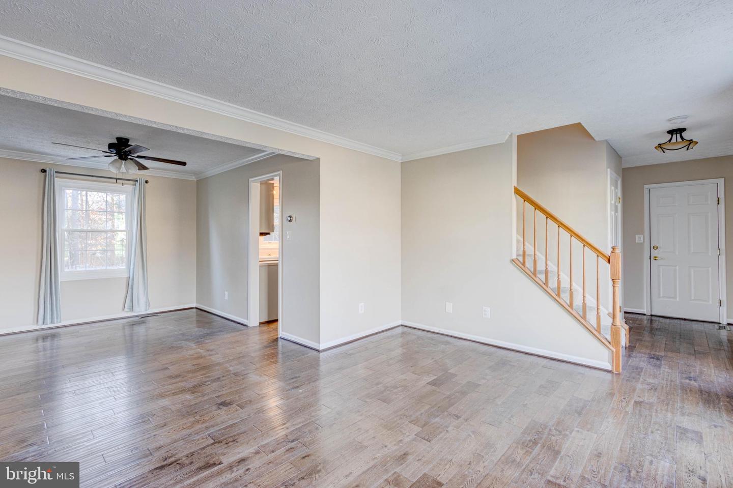 7925 Carriage Dr Property Photo 6