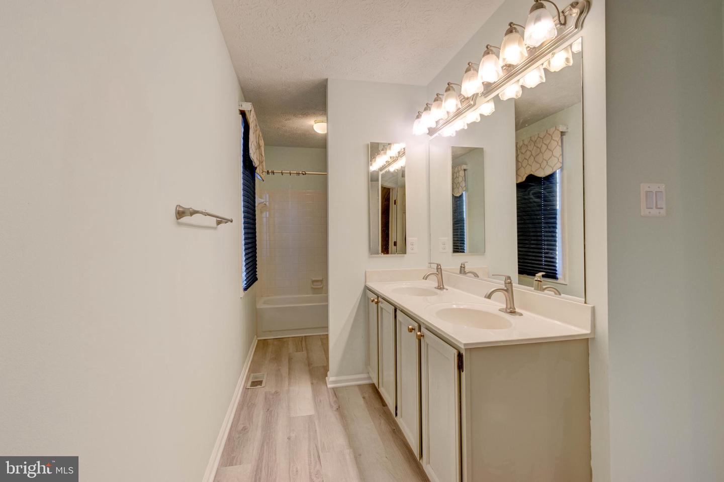 7925 Carriage Dr Property Photo 20