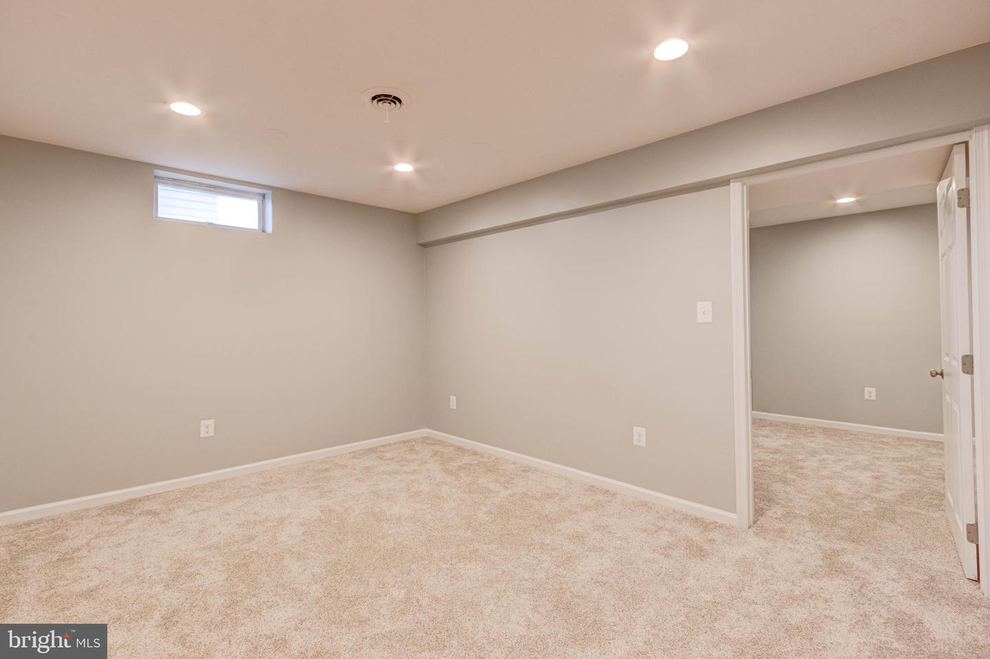 7925 Carriage Dr Property Photo 28