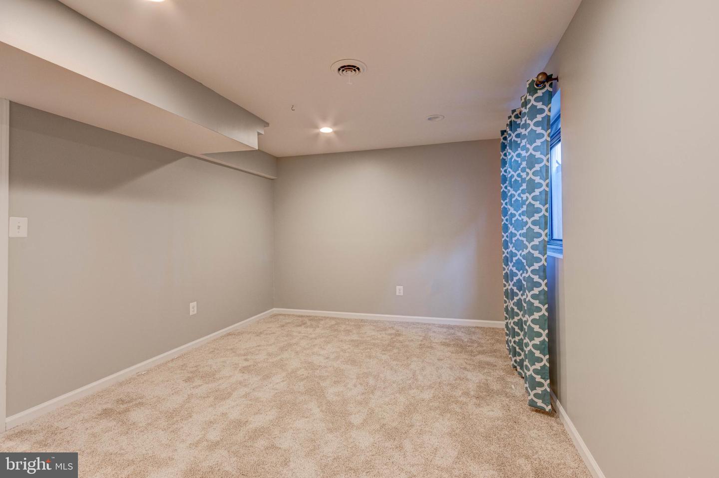 7925 Carriage Dr Property Photo 29