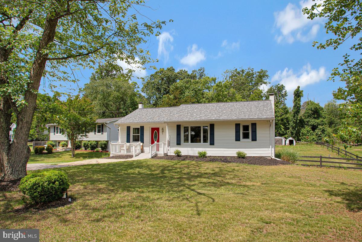 976 Shore Acres Rd Property Photo 4
