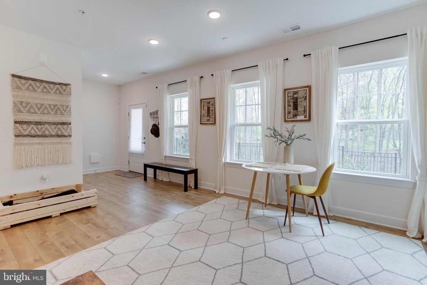 1523 Burnell Dr Property Photo 8