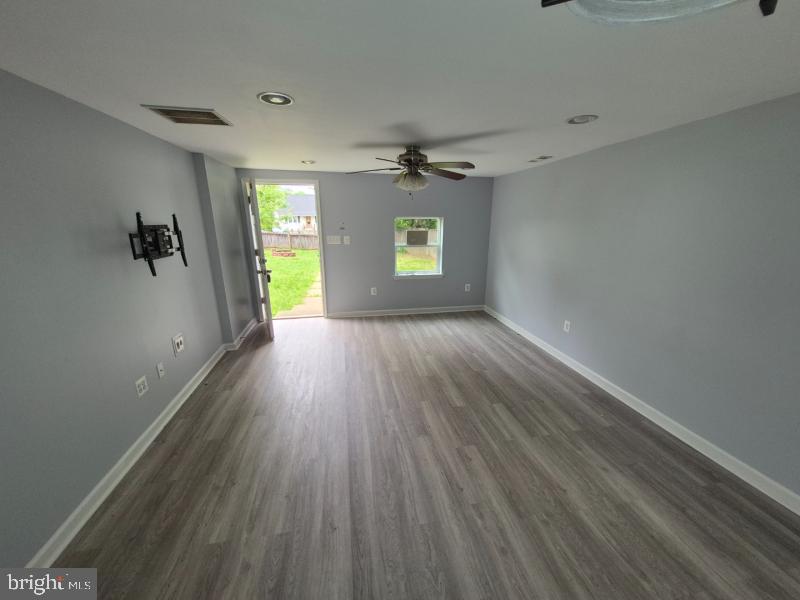 215 Sycamore Property Photo 5